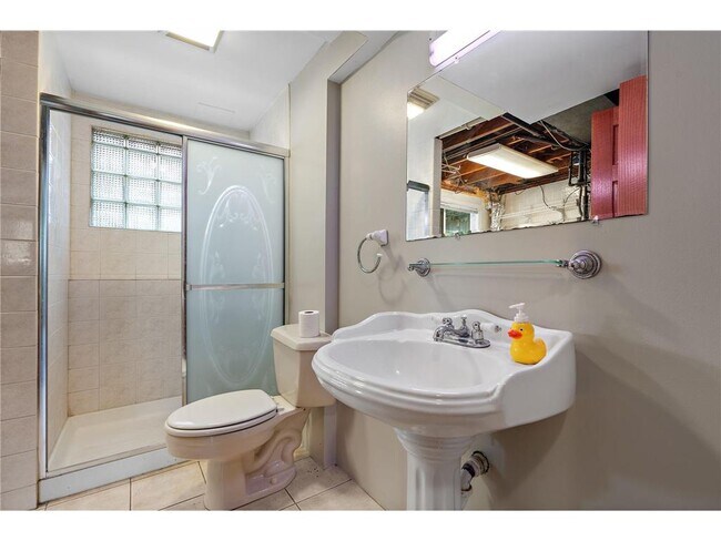 Building Photo - 1735 Walnut Ln