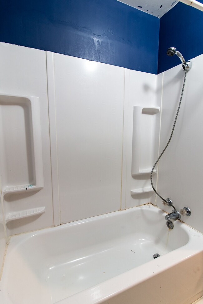 Bathroom - 1904 7th St S