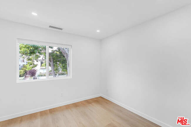 Building Photo - 1536 11th St