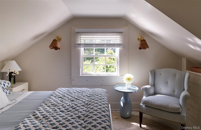 Building Photo - 11 Sutton Rd