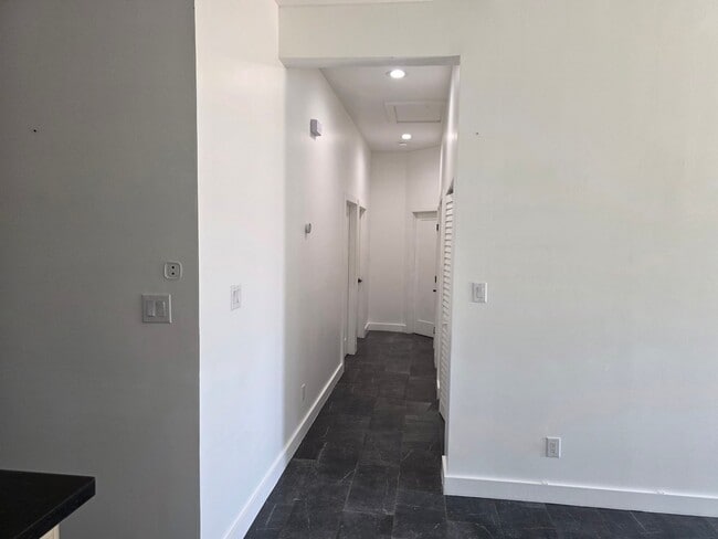Building Photo - 17187 S Avenue B 1/2