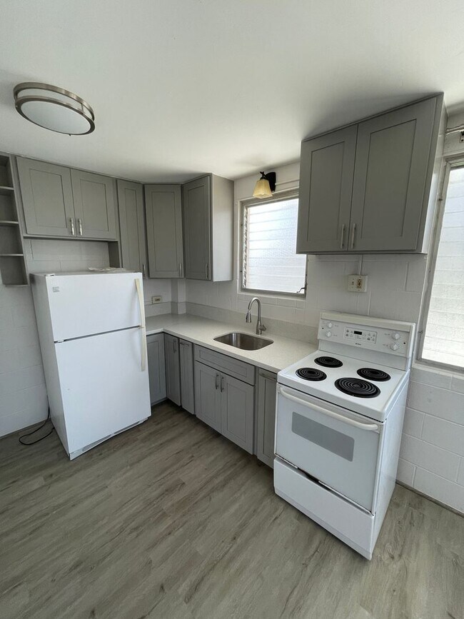 Building Photo - EL_086