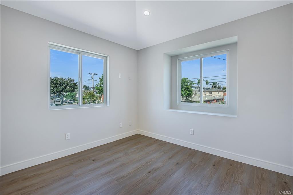 Building Photo - 3920 W 108th St