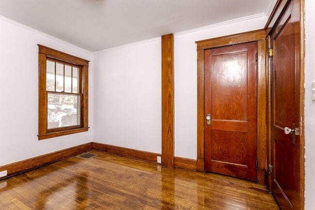 Building Photo - 645 Pawling Ave