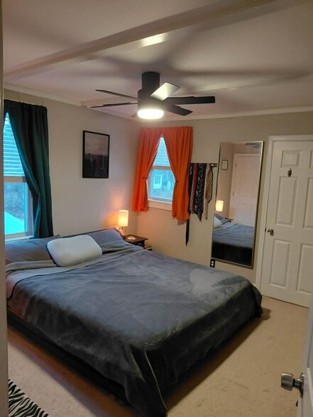 Building Photo - 82 Main St