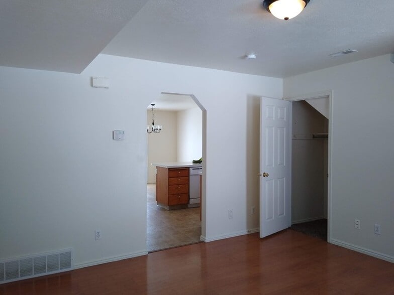 Building Photo - 128 W 1320 S