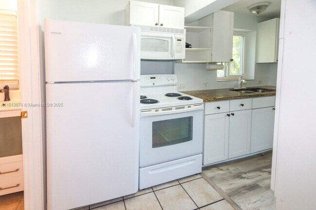 Building Photo - 812 Chukker Rd