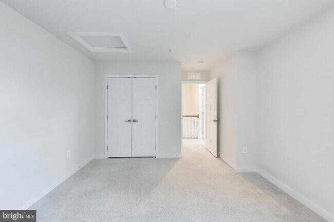 Building Photo - 11330 Meridian Hill Way