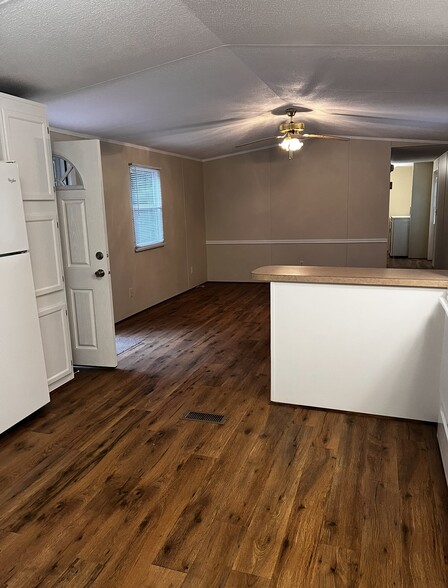 Building Photo - 183 Frank Hodges Dr