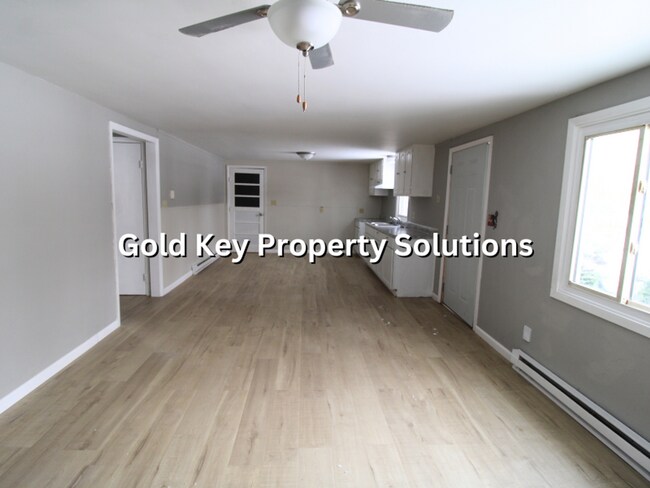 Building Photo - 9801 S Rinker St