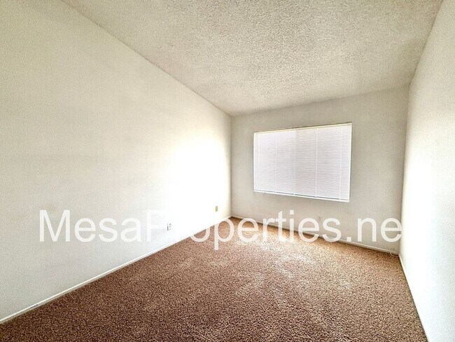 Building Photo - 14581 King Canyon Rd