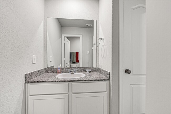 Building Photo - 25452 Northpark Lake Dr