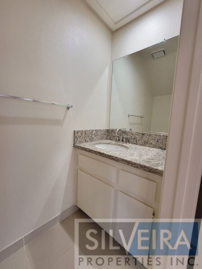 Building Photo - Unique 2 Bedroom Unit Available Now!