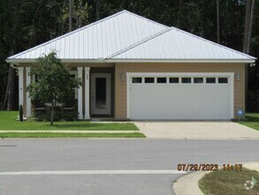 Building Photo - Brand New Custom 3 bedroom 2 bath Craftsman
