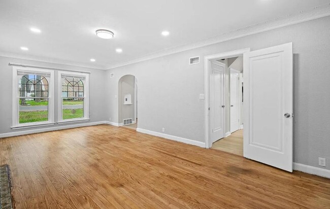 Building Photo - 5680 N 34th St