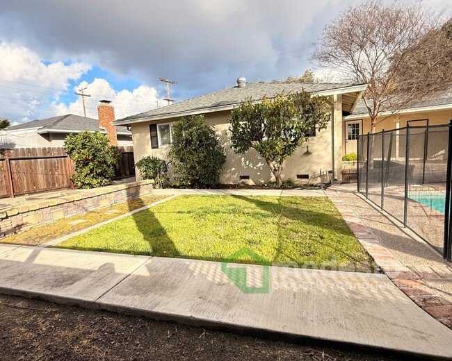 Building Photo - 1723 Silkwood Dr