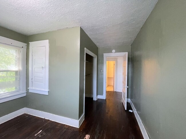Building Photo - 3 Bed 1.5 Bath