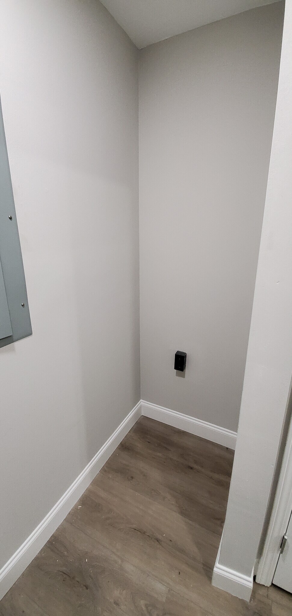 Dryer Area - 8552 Rush Ave