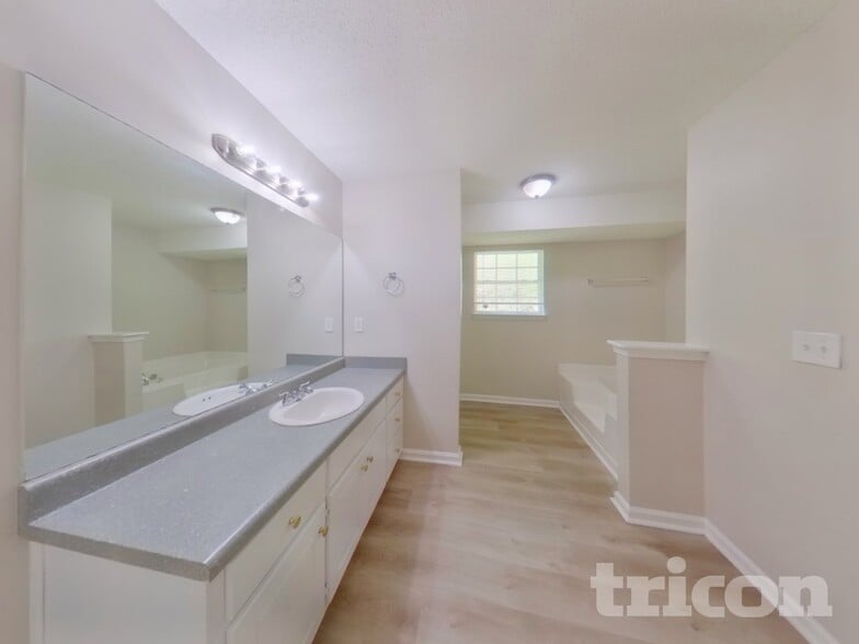 Building Photo - 372 Cheri Pl