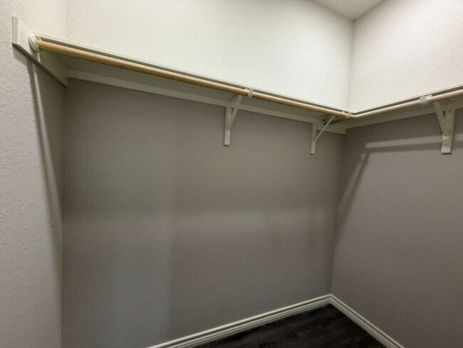 Building Photo - Spacious 2-Story 3BR Apartment Near Shopping, Parks & Major Highways in San Antonio