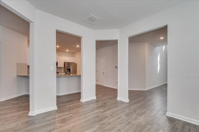 Building Photo - 1412 Deer Hollow Run