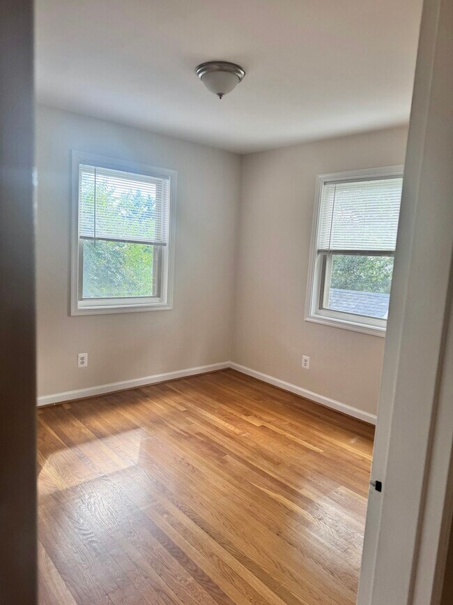 Building Photo - 9424 Adelphi Rd