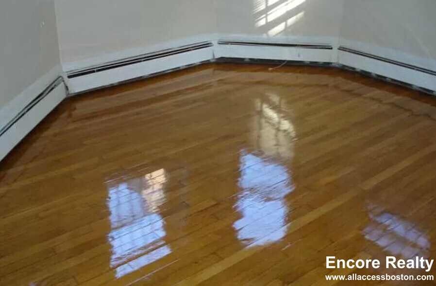 Building Photo - 126 Warren St