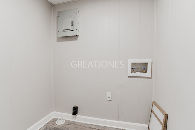Building Photo - Charming 2 bedroom home in Anderson!