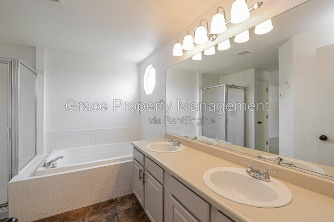 Building Photo - 13427 Dexter Way
