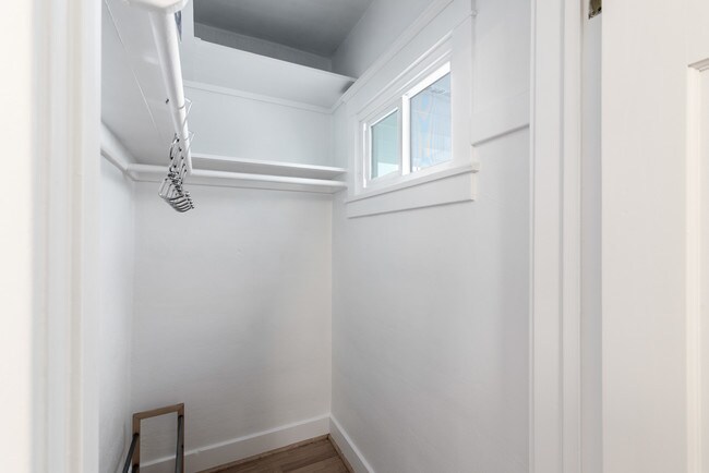 Building Photo - 8655 Clifton Way