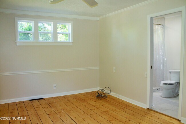 Building Photo - 275 Piney Ln