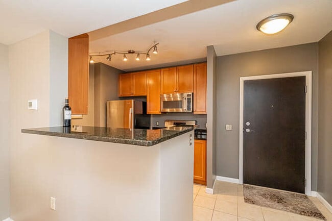 Building Photo - 851 N Glebe Rd