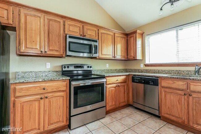 Building Photo - 3 br, 2 bath House - 2725 Tioga Circle