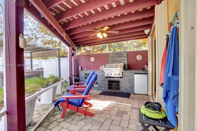 Building Photo - 311 SW 203rd Ave