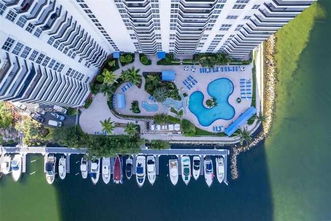 Building Photo - 3530 Mystic Pointe Dr