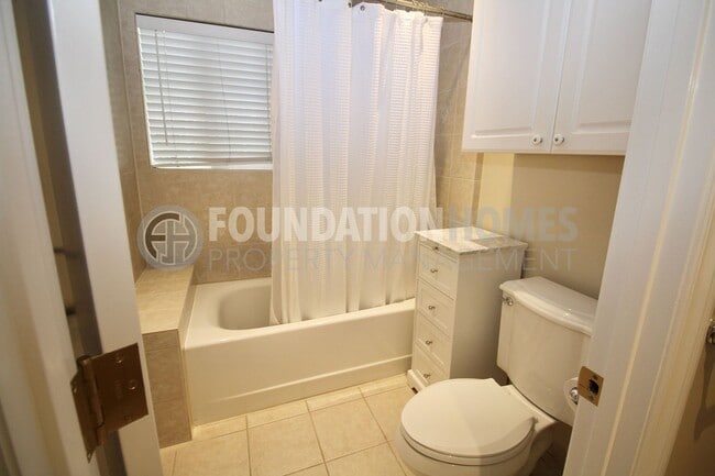 Building Photo - Charming Mill Valley Home with Backyard Office – Prime Boyle Park Location, Just a 5-Minute Walk ...