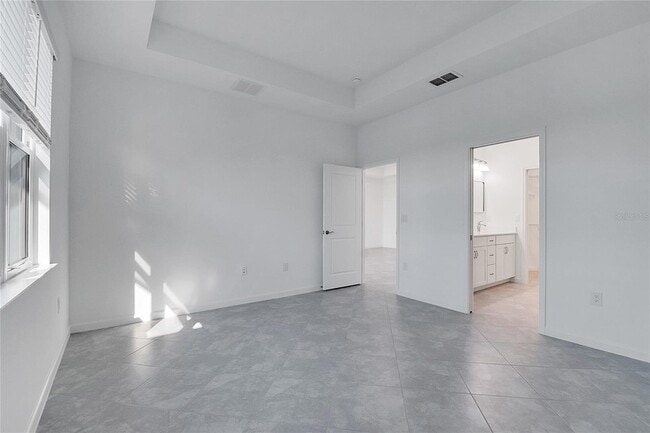 Building Photo - 215 Summertime Pl