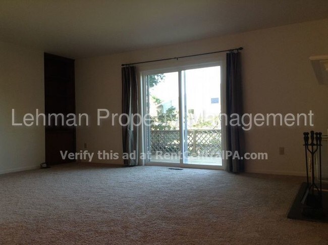 Building Photo - 836 Allenview Dr
