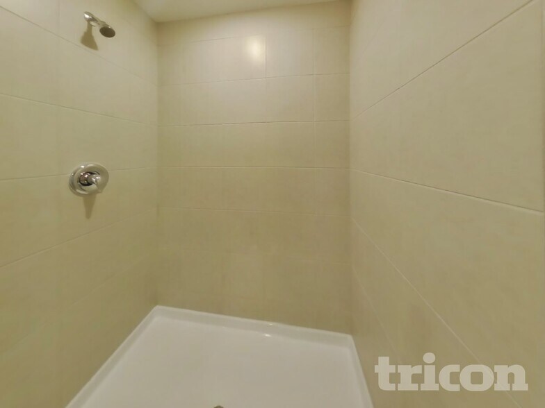 Building Photo - 2909 Grand Finale St