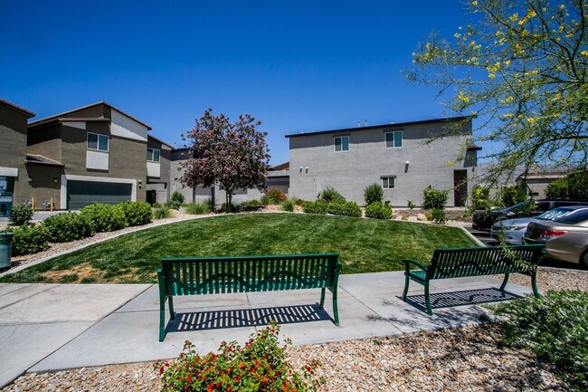 Building Photo - Beautiful Home in Valley Vista Available S...