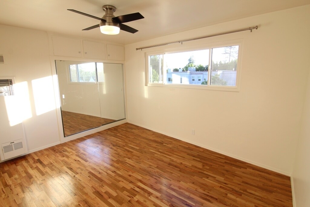 Building Photo - 8585 Pickford St