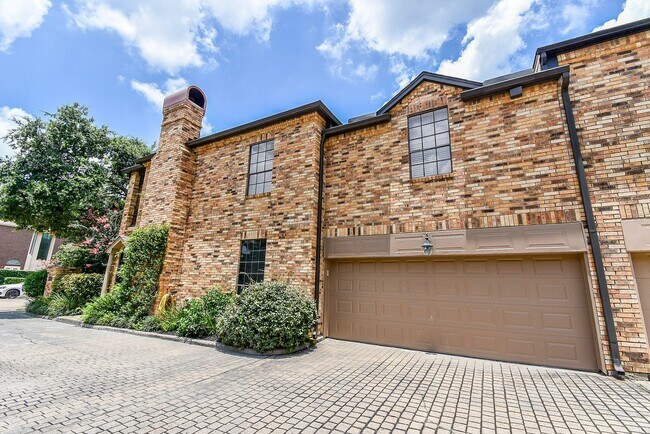 Building Photo - 1601 Nantucket Dr