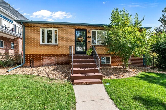 Building Photo - 44 Monroe St