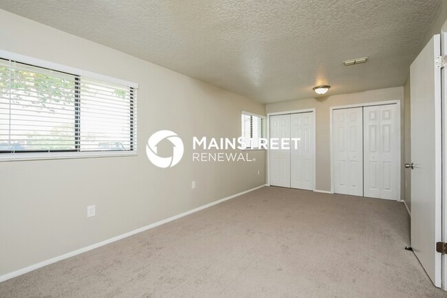 Building Photo - 1320 Arlington Cir