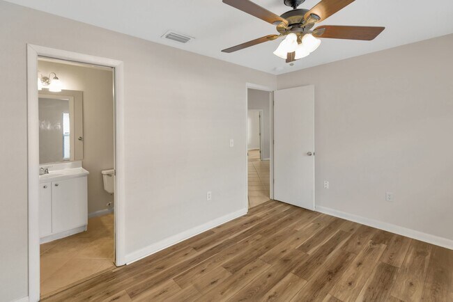 Building Photo - 2408 Camden Oaks Pl