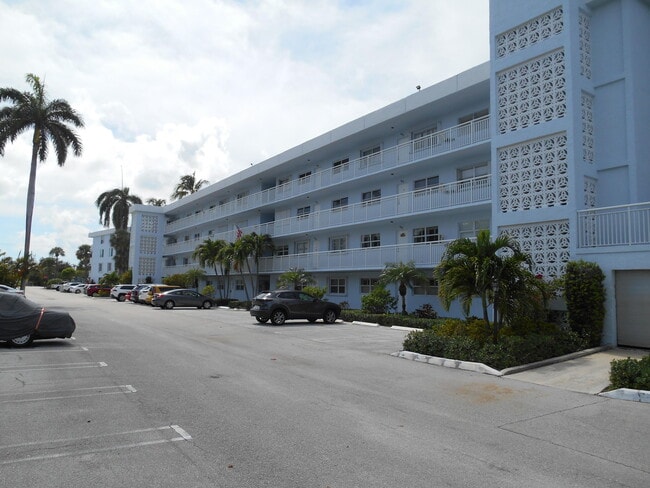 Building Photo - 2016 S Federal Hwy