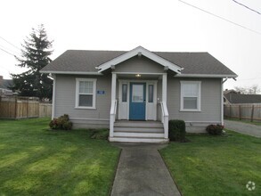 Building Photo - Hazel Ave, 110-114 E, Burlington