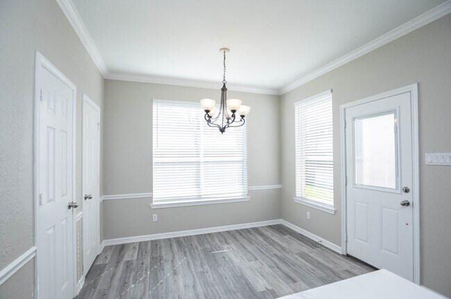 Building Photo - 18135 Somerset Knolls Ct