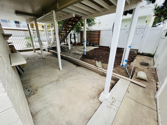 Building Photo - 1 Bedroom Beach Cottage in Coveted Corona Del Mar!