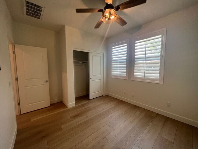 Building Photo - Updated 3 Bed/2 Bath in Excellent Glendale...